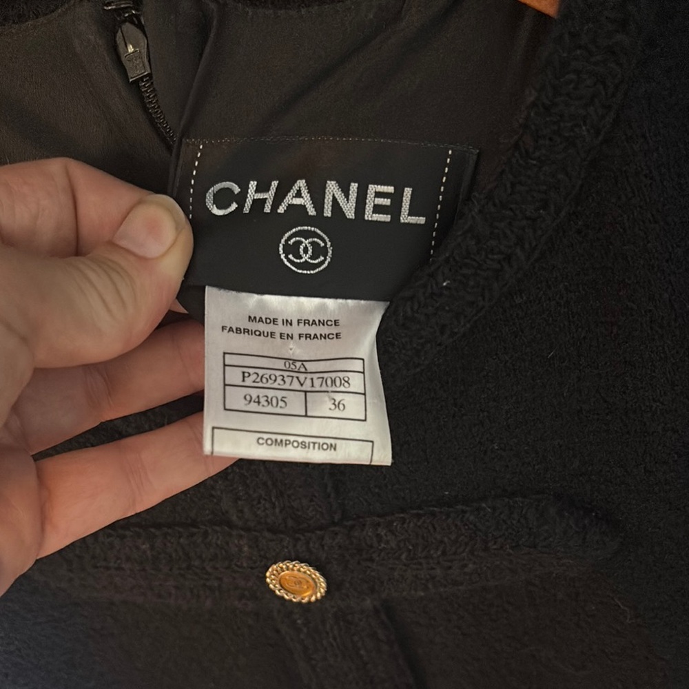 Chanel Vintage Black Wool Tweed Dress with Gold CC Buttons Y2K - Karl Lagerfeld - Picture 2 of 16
